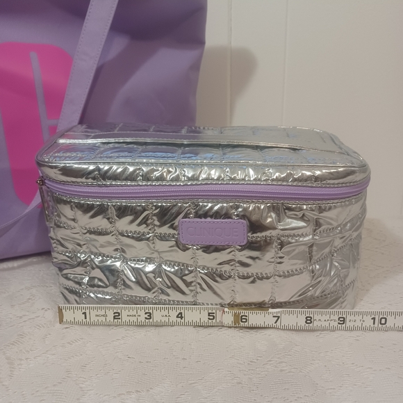 Clinique Bags - Picture 6 of 9